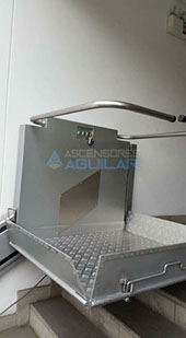 Plataforma Salvaescalera de Ascensores Aguilar
